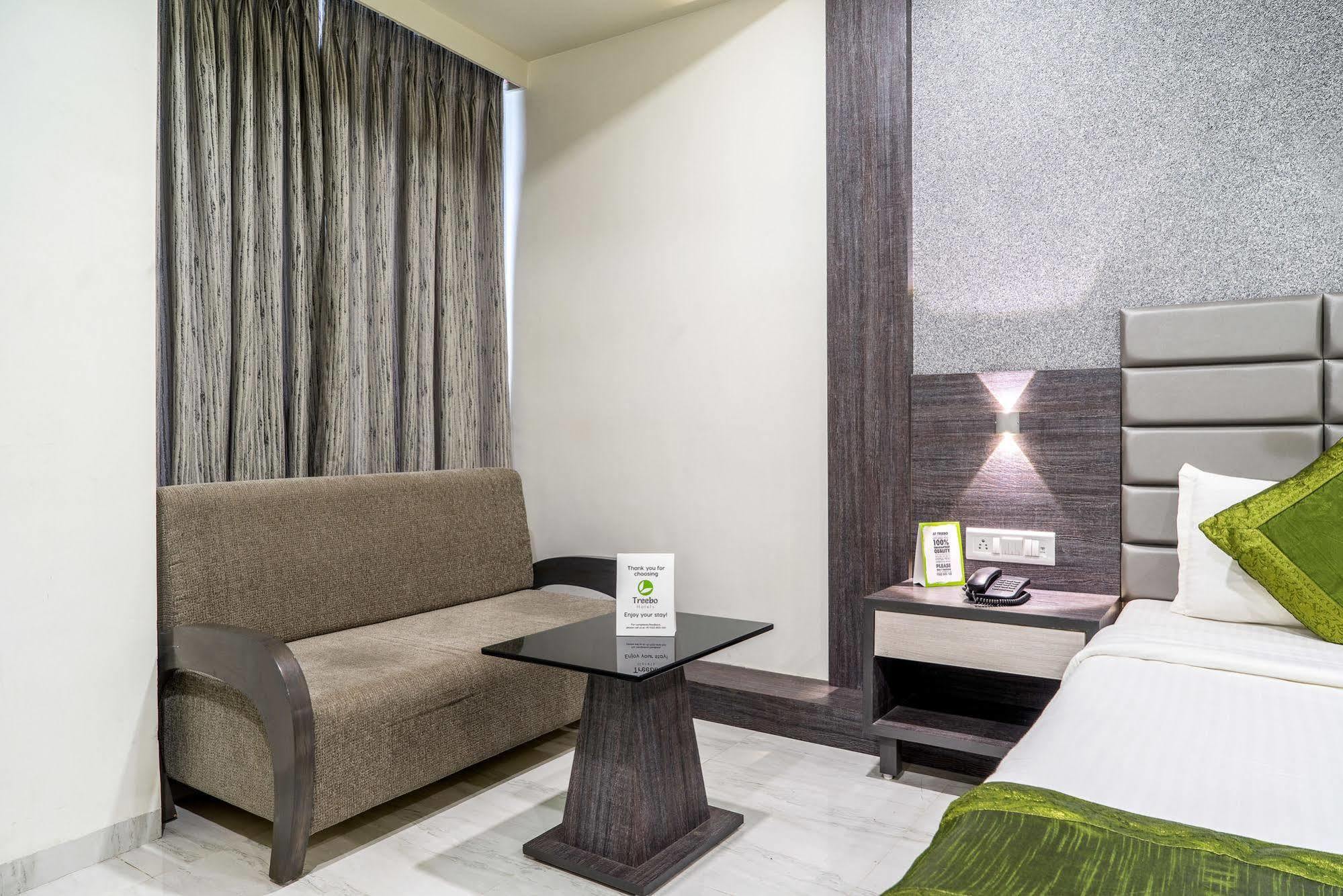 Treebo Unity Hotel Ahmedabad Bagian luar foto