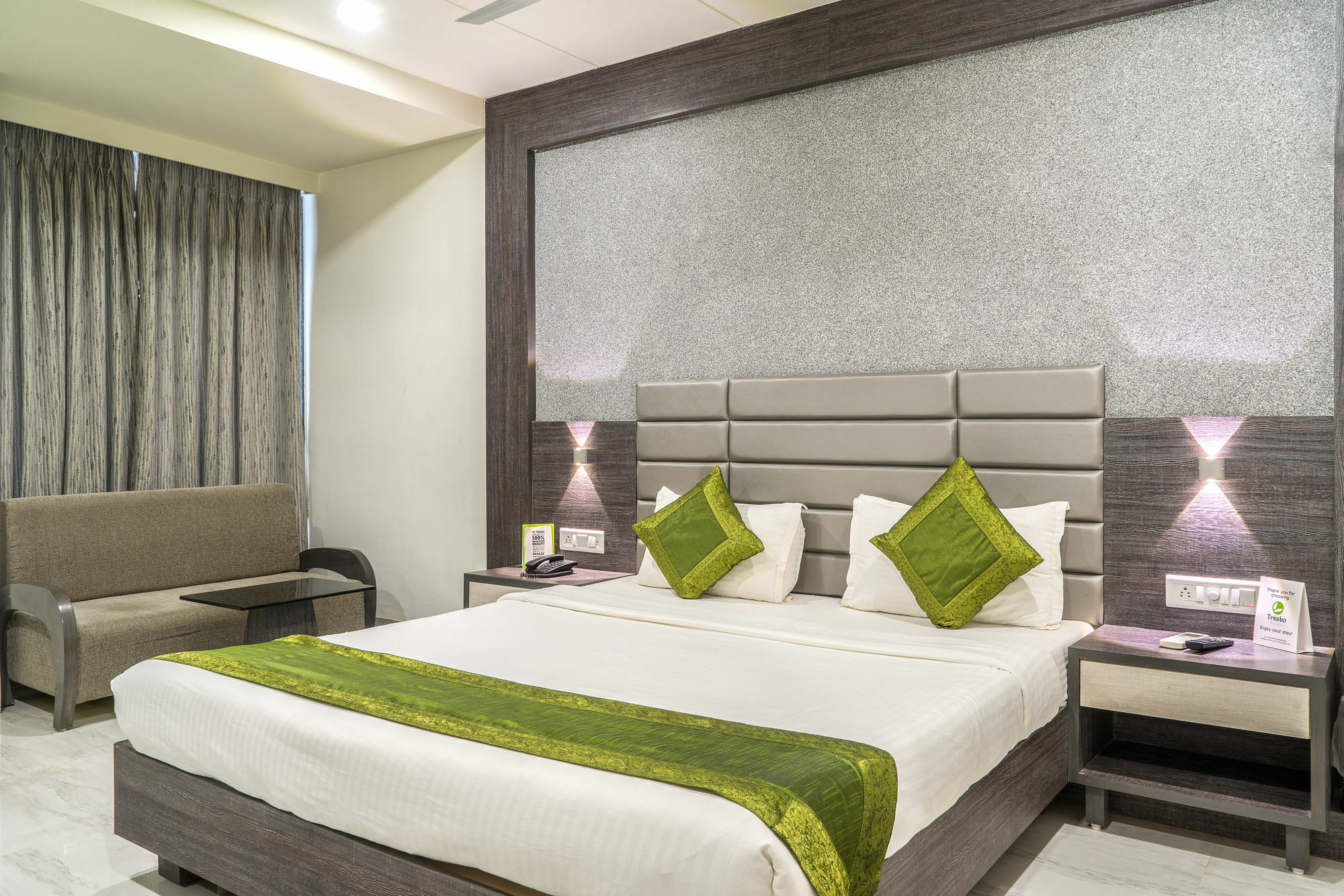 Treebo Unity Hotel Ahmedabad Bagian luar foto